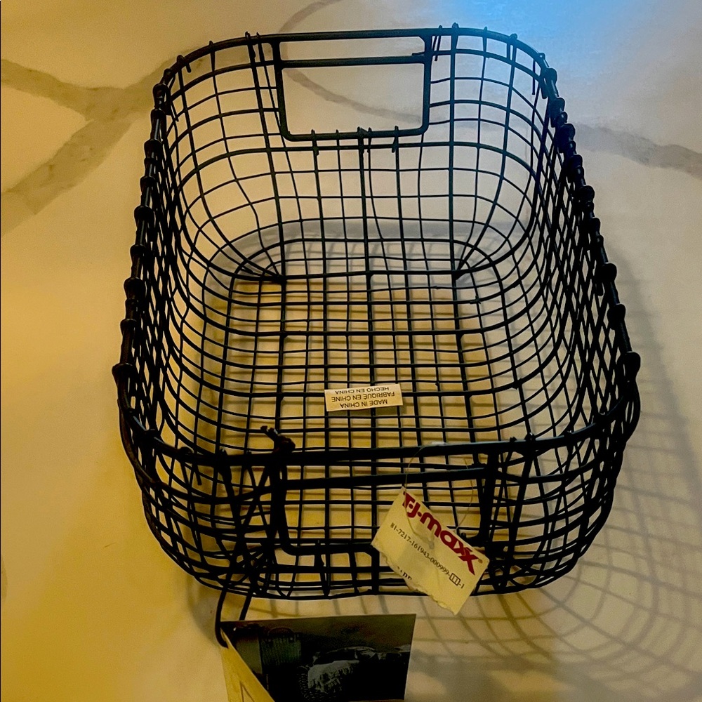 NWT T.J.Maxx Black Wire Grid Basket - Open Metal Storage 11"x8"x5"